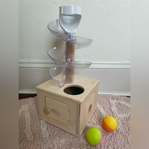 Lovevery Babbler Kit Slide and Seek Ball Run